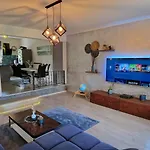 Worldwide Apartman *