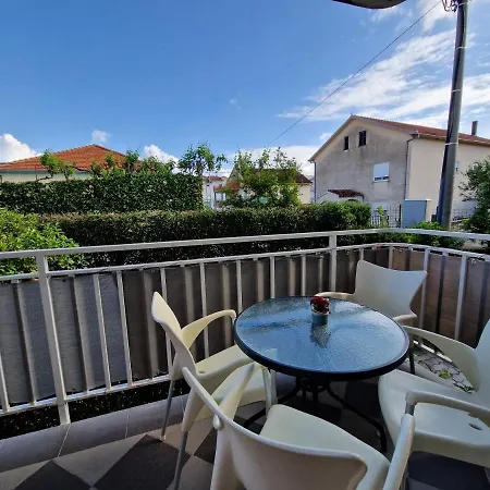 Worldwide Apartment